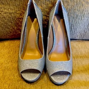 Thalia Sodi brand Size 6 Peep-Toe Sparkly silver stiletto pumps!